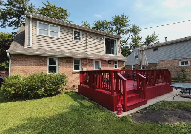 Photo 3 of Single family home for sale at 6806 Maple Ct, Bridgeview, IL 60455 | MLS# 12727995 | Listing updated on 2026-09-22
