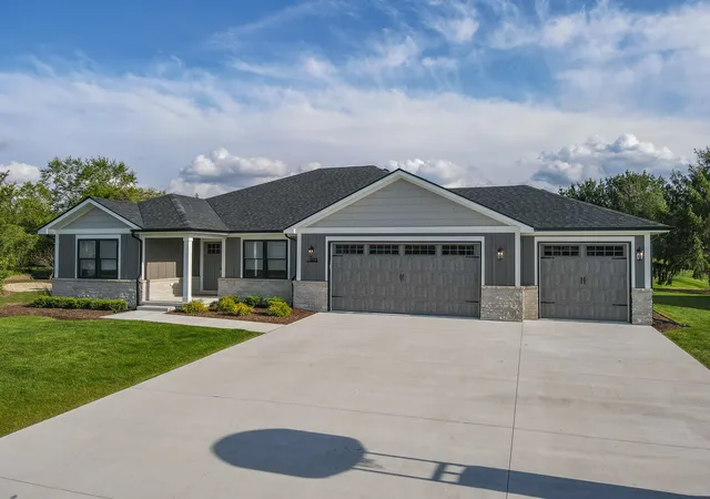 2nd image of 3172 Sun Valley Dr, Kankakee, IL 60901 | MLS# 12728001
