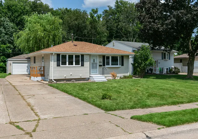 Photo 1 of Single family home for sale at 391 33rd Avenue Ct, East Moline, IL 61244 | MLS# 12728009 | Listing updated on 2026-08-13
