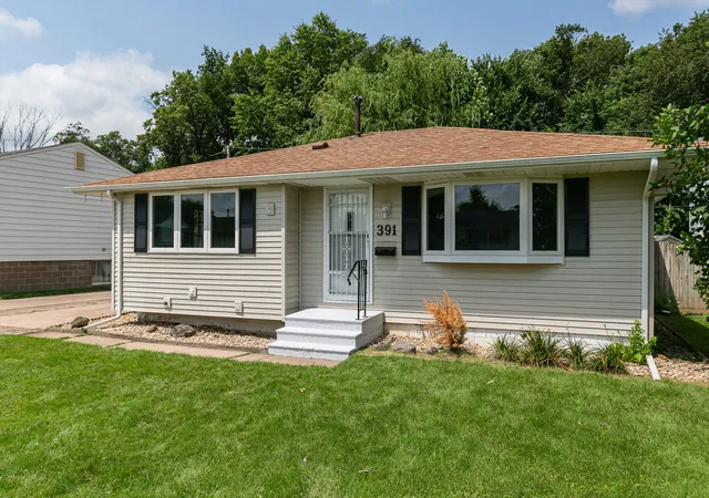 Photo 2 of Single family home for sale at 391 33rd Avenue Ct, East Moline, IL 61244 | MLS# 12728009 | Listing updated on 2026-08-13
