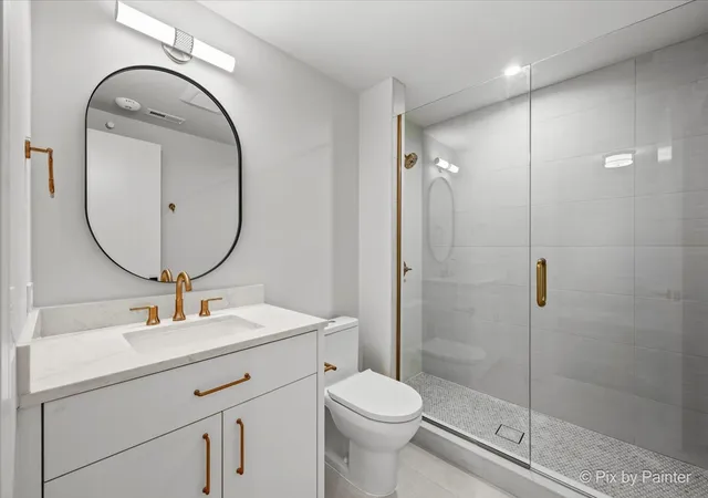 2nd image of 125 S Vine St, Hinsdale, IL 60521