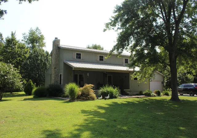 Photo 2 of Sale Pending at 8622 N Cherryville Ln, Mt Vernon, IL 62864 | MLS# 12728030 | Listing updated on 2026-08-16