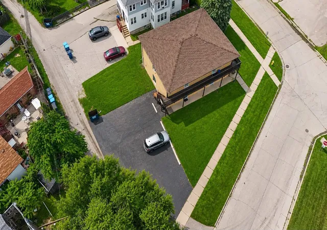 Listing Photo 4 - Condo for sale in building located at 1250 W End Ave, Chicago Heights, IL 60411