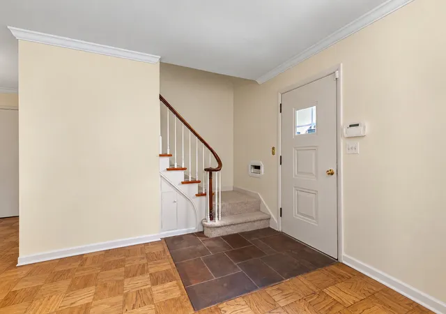Photo 3 of Single family home for sale at 214 Washington Cir, Lake Forest, IL 60045 | MLS# 12728091 | Listing updated on 2026-10-02