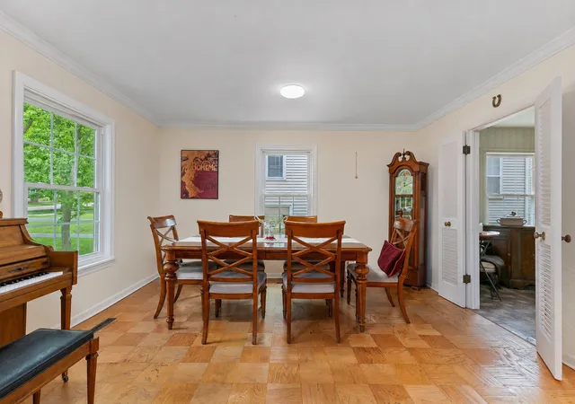 Photo 3 of Single family home for sale at 214 Washington Cir, Lake Forest, IL 60045 | MLS# 12728091 | Listing updated on 2026-10-02