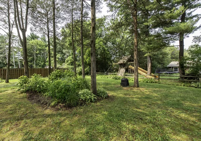 Photo 2 of Single family home for sale at 9816 W Oak Forest Dr, Beach Park, IL 60099 | MLS# 12728116 | Listing updated on 2026-09-29