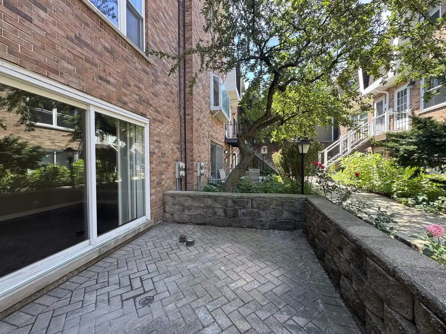 Listing Photo 2 - Condo for sale in 4035 N Keystone Ave located at 4035 N Keystone Ave, Chicago, IL 60641 - Unit 4035 N Keystone Ave