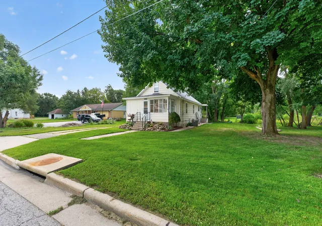 Photo 2 of Single family home for sale at 11275 US Route 20 Hwy, Garden Prairie, IL 61038 | MLS# 12728191 | Listing updated on 2026-10-16