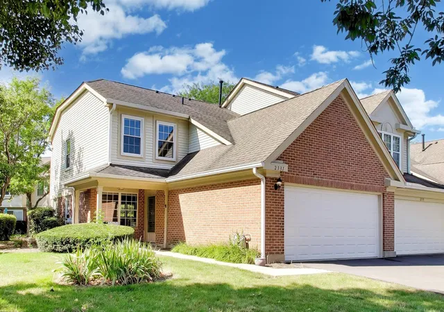 Photo 2 of Townhouse for sale at 2331 Sedgfield Ct, Schaumburg, IL 60194 | MLS# 12728248 | Listing updated on 2026-09-23
