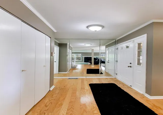 Photo 3 of Townhouse for sale at 2331 Sedgfield Ct, Schaumburg, IL 60194 | MLS# 12728248 | Listing updated on 2026-09-23