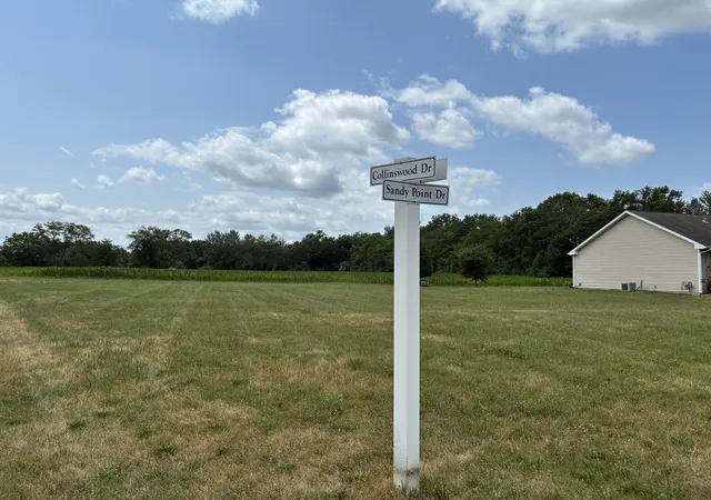 Photo 3 of Sale Pending at 1355 Sandypoint Dr, Machesney Park, IL 61103 | MLS# 12728308 | Listing updated on 2026-09-23