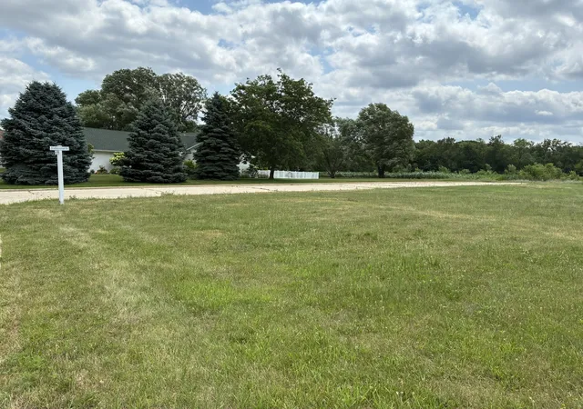 Photo 4 of Sale Pending at 1355 Sandypoint Dr, Machesney Park, IL 61103 | MLS# 12728308 | Listing updated on 2026-09-23