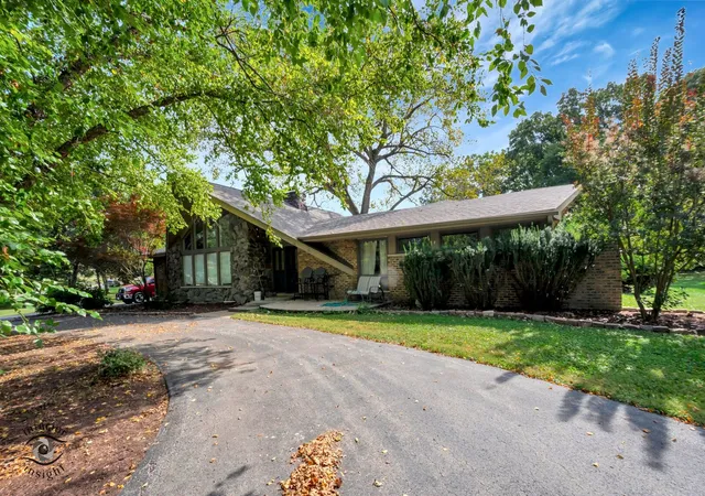 Photo 1 of Single family home for sale at 8681 Washington St, Downers Grove, IL 60516 | MLS# 12728310 | Listing updated on 2026-09-21