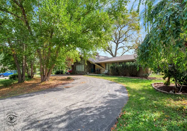 Photo 3 of Single family home for sale at 8681 Washington St, Downers Grove, IL 60516 | MLS# 12728310 | Listing updated on 2026-09-21
