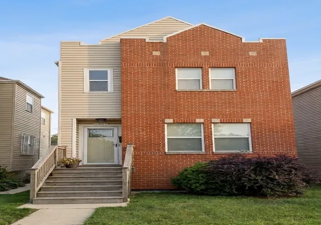 Photo 1 of Single family home for sale at 6957 S E End Ave, Chicago, IL 60649 | MLS# 12728331 | Listing updated on 2026-10-09