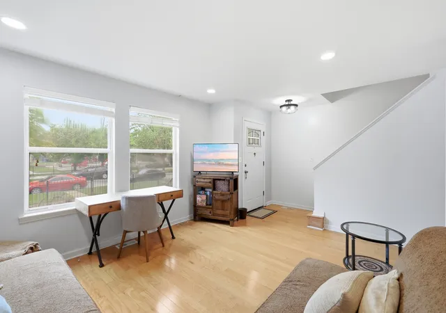 Photo 3 of Single family home for sale at 6957 S E End Ave, Chicago, IL 60649 | MLS# 12728331 | Listing updated on 2026-10-09