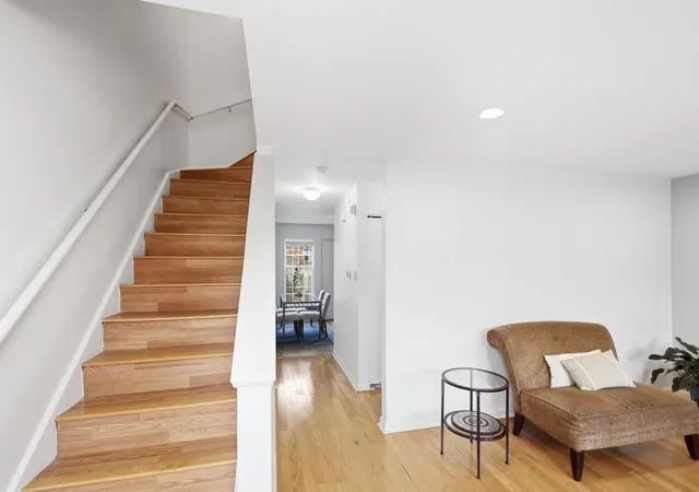 Photo 3 of Single family home for sale at 6957 S E End Ave, Chicago, IL 60649 | MLS# 12728331 | Listing updated on 2026-10-09