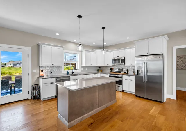 Photo 2 of Single family home for sale at 520 Prairie Meadows Dr, Heyworth, IL 61745 | MLS# 12728334 | Listing updated on 2026-10-01