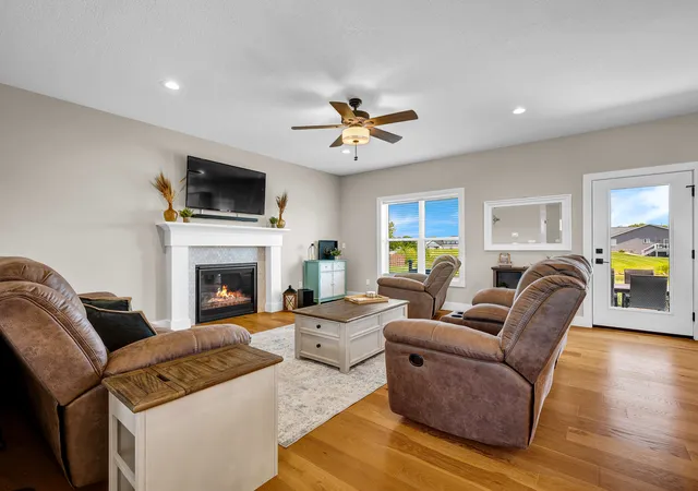 Photo 3 of Single family home for sale at 520 Prairie Meadows Dr, Heyworth, IL 61745 | MLS# 12728334 | Listing updated on 2026-10-01