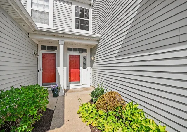 Photo 2 of Townhouse for sale at 2416 Georgetown Cir, Aurora, IL 60503 | MLS# 12728390 | Listing updated on 2026-09-22