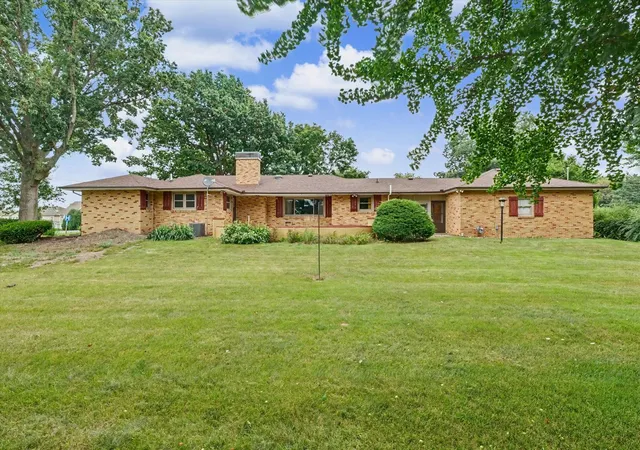 Photo 2 of Single family home for sale at 1123 N Sangamon Ave, Gibson City, IL 60936 | MLS# 12728413 | Listing updated on 2026-09-17