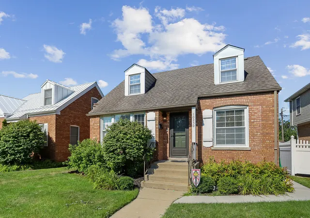 Single family home for sale at 10250 S Turner Ave, Evergreen Park, IL 60805 | MLS# 12728451