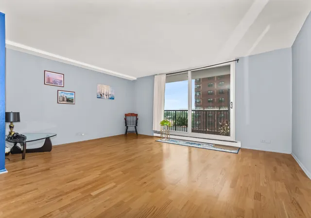 Photo 4 of Condo for sale at 5855 N Sheridan Rd #6G, Chicago, IL 60660 | MLS# 12728471 | Listing updated on 2026-10-08