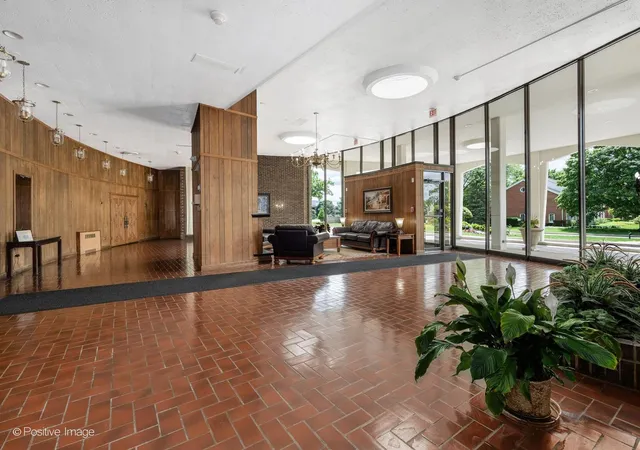 Photo 4 of Condo for sale at 40 N Tower Rd #5A, Oak Brook, IL 60523 | MLS# 12728492 | Listing updated on 2026-09-30