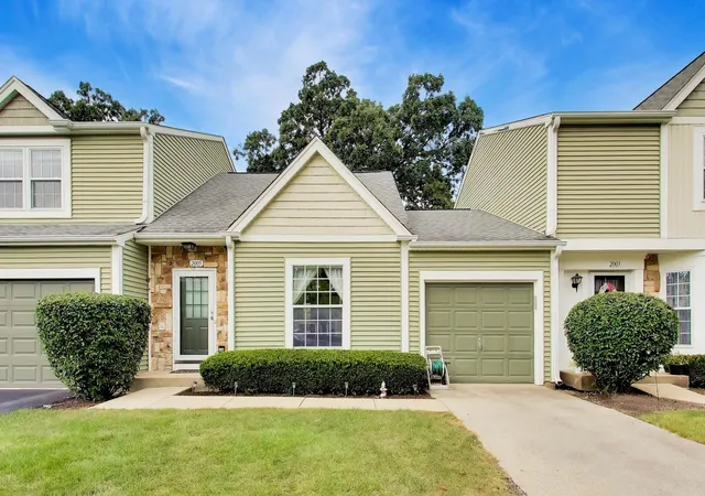 Condo for sale at 2005 Teton Pkwy #2005, Algonquin, IL 60102 | MLS# 12728519
