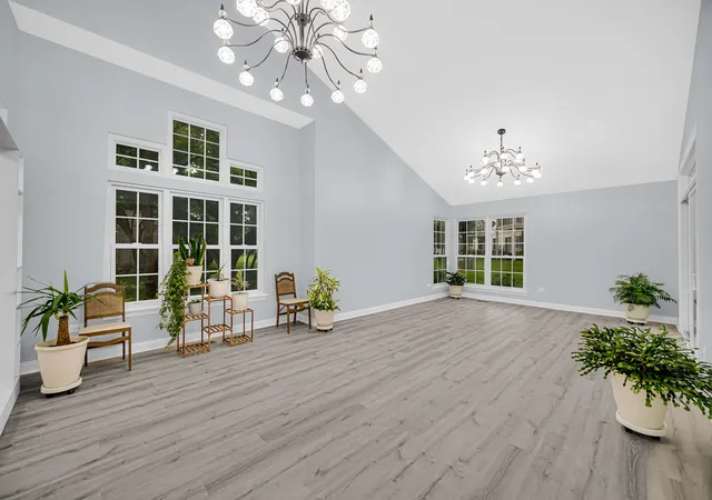 Listing Photo 5 - Condo for sale in building located at 445 Cromwell Cir, Bartlett, IL 60103 - Unit #1