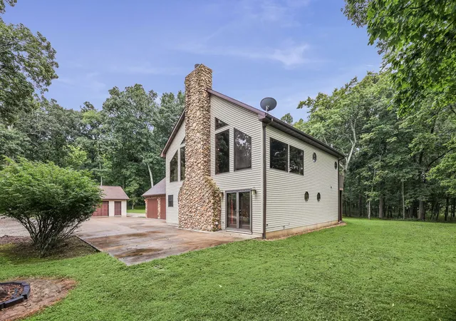 Photo 3 of Single family home for sale at 5016 Kell Rd, Kell, IL 62853 | MLS# 12728620 | Listing updated on 2026-08-15