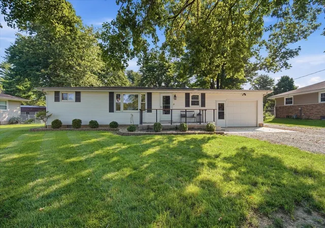 Photo 1 of Single family home for sale at 1524 Hickory Point Rd, Metamora, IL 61548 | MLS# 12728643 | Listing updated on 2026-10-01