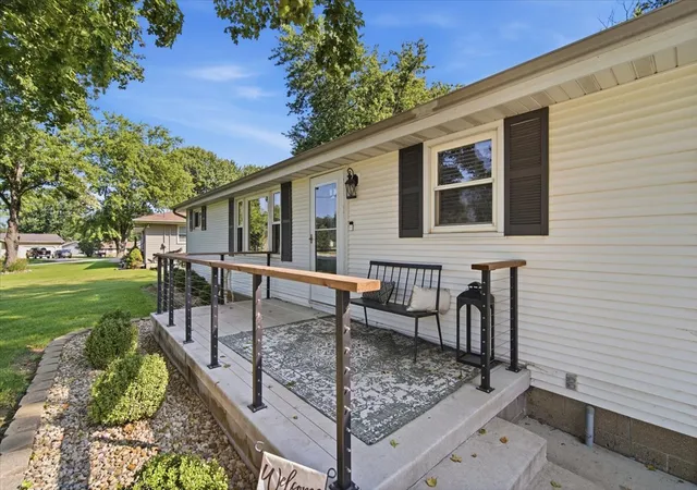 Photo 2 of Single family home for sale at 1524 Hickory Point Rd, Metamora, IL 61548 | MLS# 12728643 | Listing updated on 2026-10-01