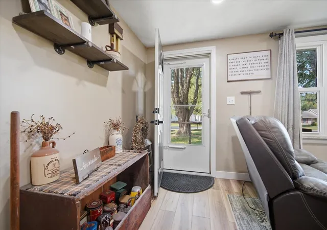 Photo 3 of Single family home for sale at 1524 Hickory Point Rd, Metamora, IL 61548 | MLS# 12728643 | Listing updated on 2026-10-01