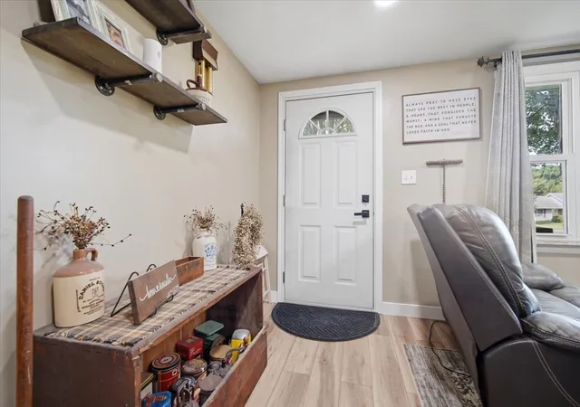 Photo 3 of Single family home for sale at 1524 Hickory Point Rd, Metamora, IL 61548 | MLS# 12728643 | Listing updated on 2026-10-01