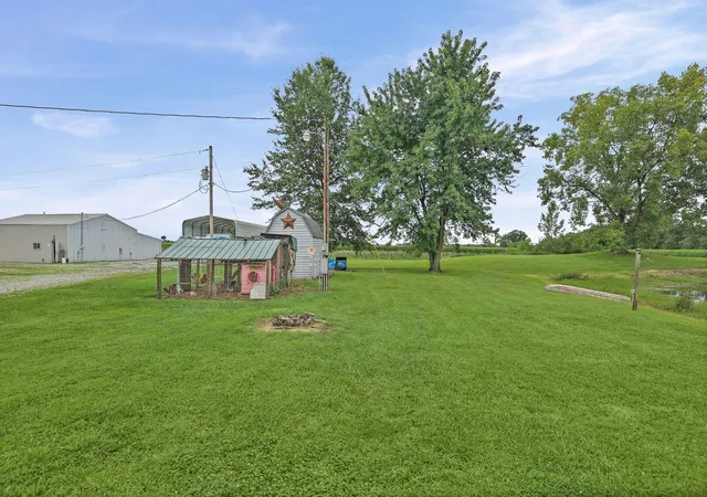 Photo 4 of Sale Pending at 4568 State Route 161 Ext, Kell, IL 62853 | MLS# 12728677 | Listing updated on 2026-09-01