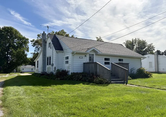 Photo 2 of Single family home for sale at 410 N Main St, Cambridge, IL 61238 | MLS# 12728704 | Listing updated on 2026-09-30