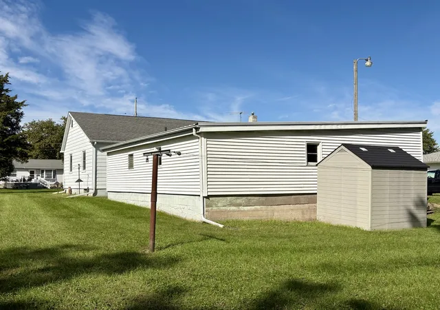 Photo 4 of Single family home for sale at 410 N Main St, Cambridge, IL 61238 | MLS# 12728704 | Listing updated on 2026-10-27