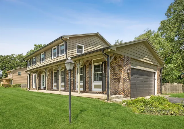 Photo 1 of Single family home for sale at 4808 Burman Dr, Crystal Lake, IL 60014 | MLS# 12728725 | Listing updated on 2026-09-05