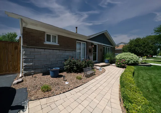 2nd image of 16450 67Th Ct, Tinley Park, IL 60477 | MLS# 12728736