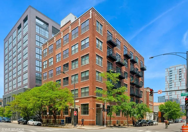 Photo 1 of Condo for sale at 106 N Aberdeen St #4F, Chicago, IL 60607 | MLS# 12728813 | Listing updated on 2026-09-16