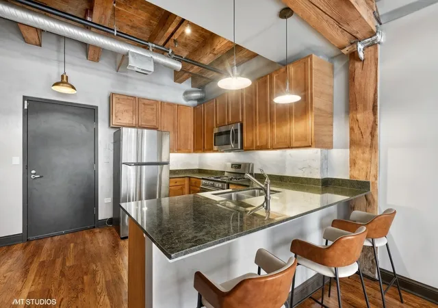 Listing Photo 5 - Condo for sale in building located at 106 N Aberdeen St, Chicago, IL 60607 - Unit #4F