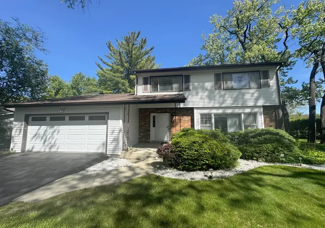 1st image of 1935 Birch Rd, Northbrook, IL 60062 | MLS# 12728816