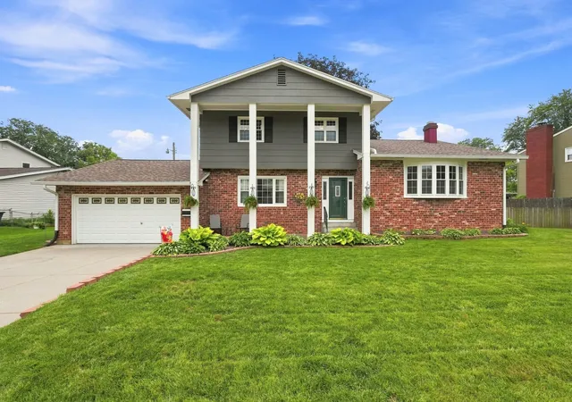 Photo 1 of Single family home for sale at 2305 E 32nd Street, Davenport, IA 52807 | MLS# 12728842 | Listing updated on 2026-10-21