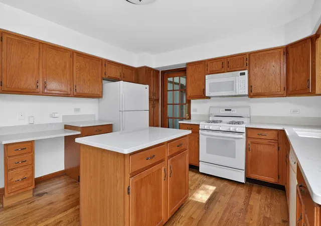 Photo 4 of Single family home for sale at 441 Breckenridge Dr, Aurora, IL 60504 | MLS# 12728853 | Listing updated on 2026-08-16