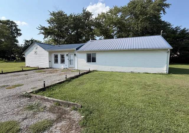 Photo 1 of Single family home for sale at 5789 State Route 154 Hwy, Pinckneyville, IL 62274 | MLS# 12728867 | Listing updated on 2026-09-04