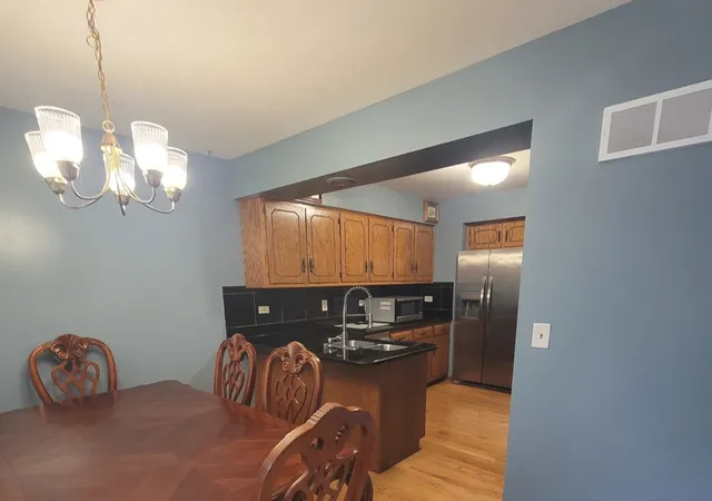 Photo 4 of Townhouse for sale at 405 S Wenbriar Sq, Addison, IL 60101 | MLS# 12728869 | Listing updated on 2026-08-16