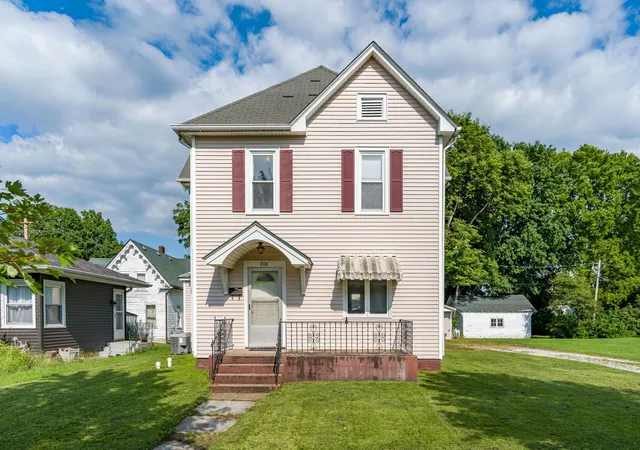 Photo 1 of Sale Pending at 206 N College Ave, Aledo, IL 61231 | MLS# 12728872 | Listing updated on 2026-09-18