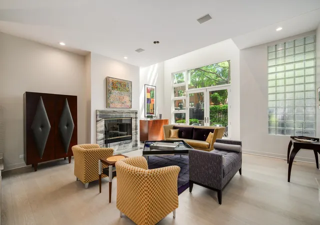 Photo 4 of Single family home for sale at 1934 N Cleveland Ave, Chicago, IL 60614 | MLS# 12728875 | Listing updated on 2026-09-21