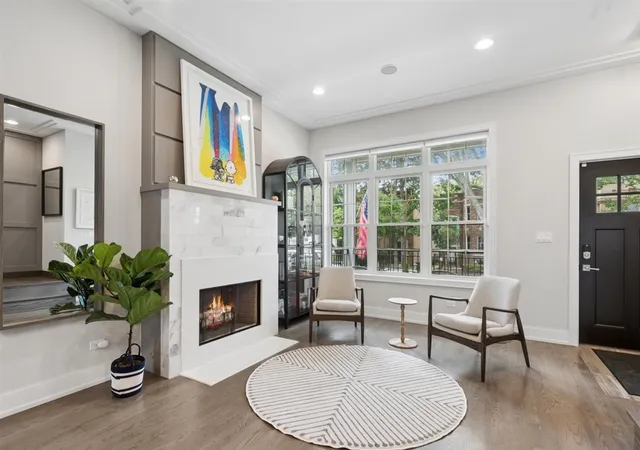 3rd image of 6739 N Oxford Ave, Chicago, IL 60631 | MLS# 12728877